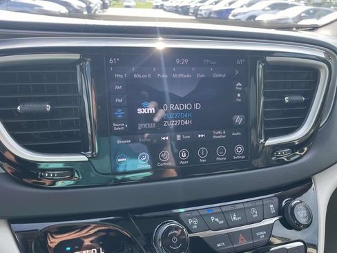 Used 2020 Chrysler Pacifica Touring-L Plus w/ Advanced Safetytec Group FWD image 36