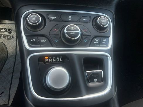 Used 2015 Chrysler 200 Limited w/ Convenience Group FWD image 24