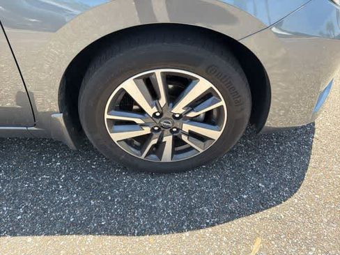 Used 2023 Nissan Versa S w/ S Plus Package FWD image 27