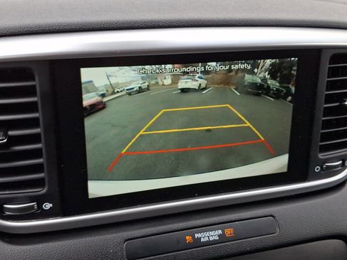 Used 2021 Kia Sportage LX image 17