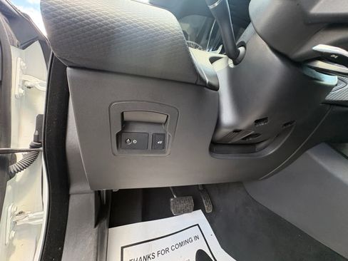 Used 2023 Land Rover Range Rover Velar S AWD/4WD image 29