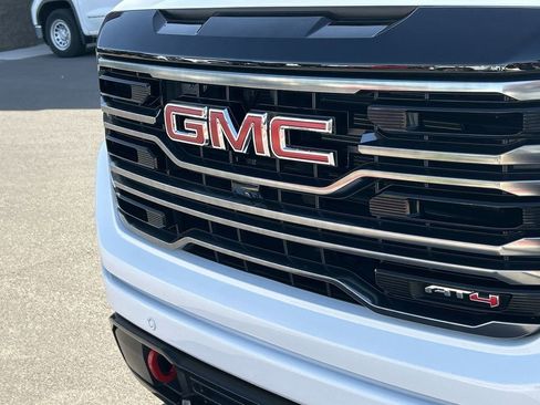 Used 2025 GMC Sierra 1500 AT4 w/ Technology Package AWD/4WD image 30