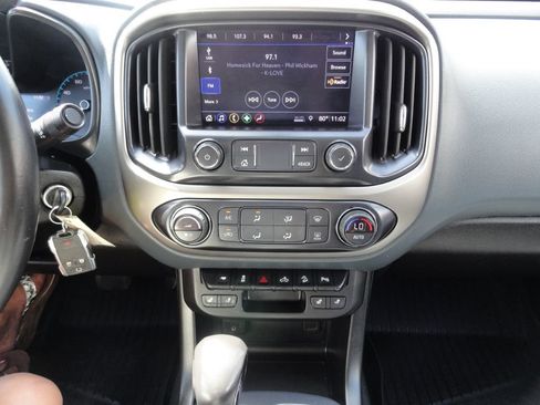 Used 2022 Chevrolet Colorado Z71 w/ Z71 Midnight Edition AWD/4WD image 12