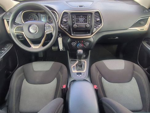 Used 2014 Jeep Cherokee Sport image 15