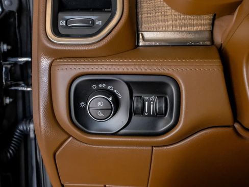 Used 2019 RAM 2500 Limited image 27