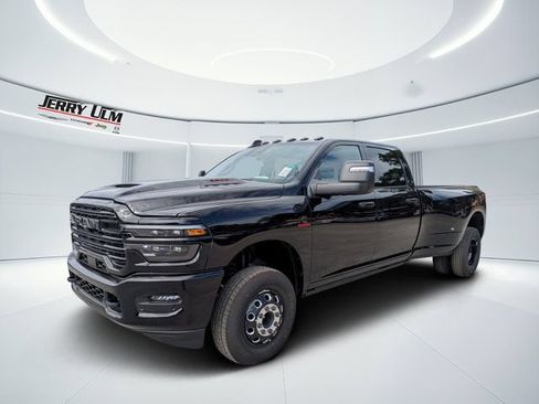 New 2026 RAM 3500 Laramie AWD/4WD image 7