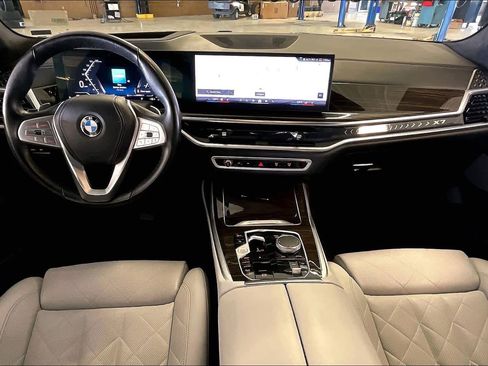 Used 2024 BMW X7 xDrive40i image 14