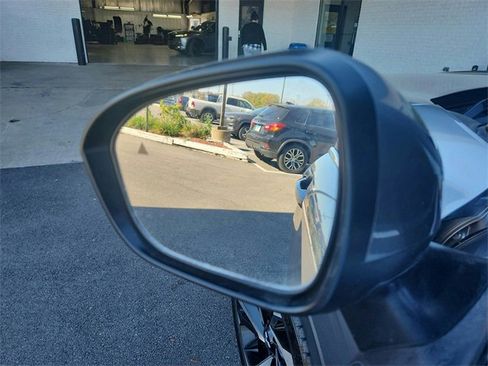 Used 2024 Mitsubishi Outlander SE image 39