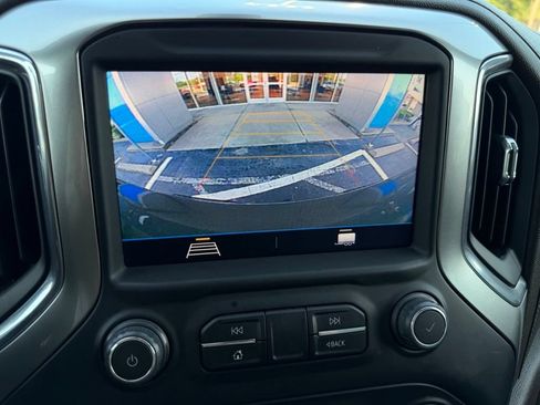Used 2022 Chevrolet Silverado 1500 LT AWD/4WD image 27