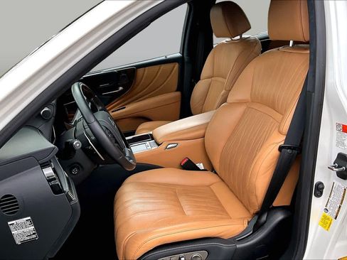Used 2021 Lexus LS 500 w/ Interior Upgrade Package RWD image 8