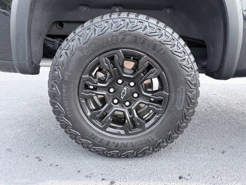 Used 2025 Chevrolet Silverado 1500 ZR2 w/ Technology Package AWD/4WD image 39