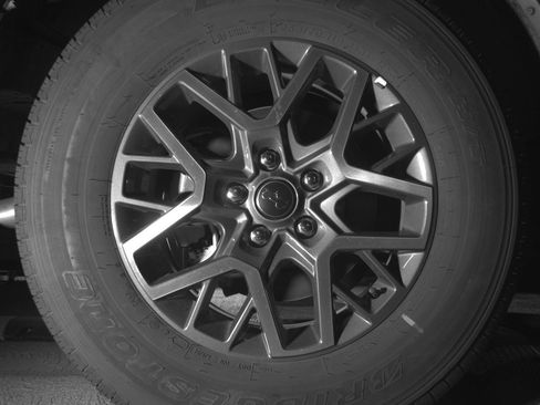 Used 2025 Jeep Wrangler Sahara image 15