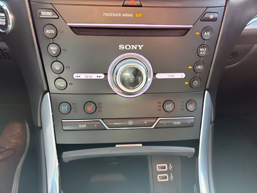 Used 2018 Ford Edge Titanium w/ Equipment Group 301A AWD/4WD image 21