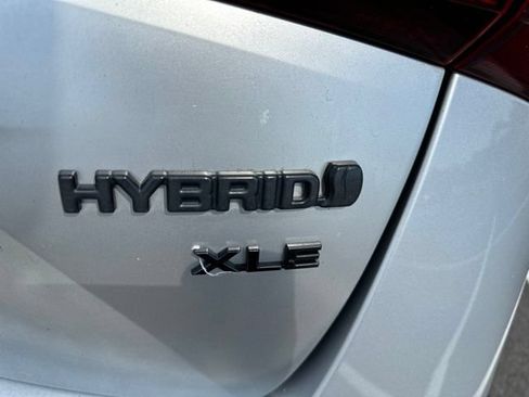 Used 2022 Toyota Prius AWD image 1