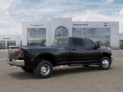 New 2026 RAM 3500 Tradesman AWD/4WD image 30
