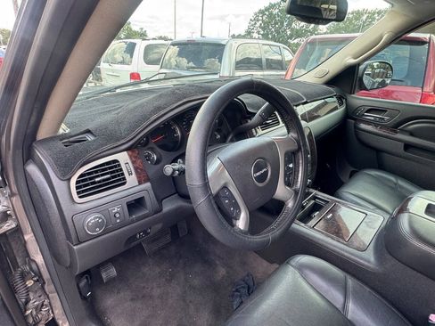 Used 2012 GMC Yukon XL Denali AWD/4WD image 9
