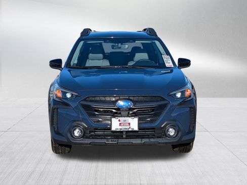 Used 2025 Subaru Outback Premium image 2