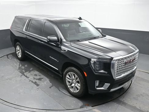 Used 2021 GMC Yukon XL Denali w/ Advanced Technology Package image 40