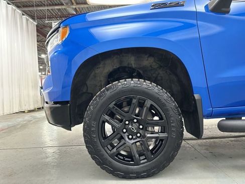 Used 2025 Chevrolet Silverado 1500 LT Trail Boss w/ Convenience Package II AWD/4WD image 22