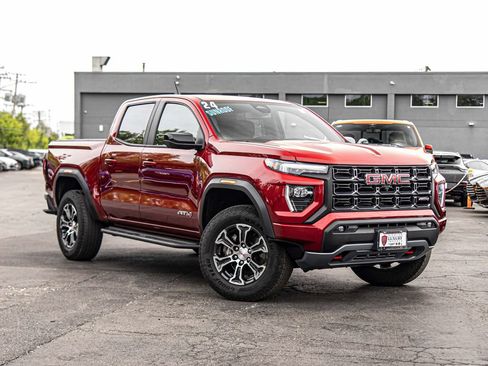 Used 2024 GMC Canyon AT4 w/ AT4 Premium Package AWD/4WD image 5