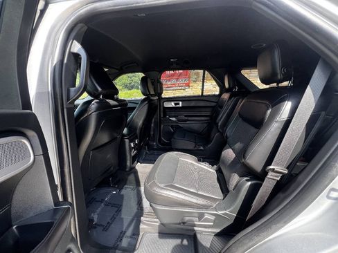Used 2020 Ford Explorer Limited RWD image 16