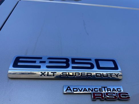 Used 2009 Ford E-350 and Econoline 350 XLT image 13