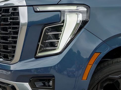New 2026 GMC Yukon XL Denali w/ Denali Reserve Package AWD/4WD image 3