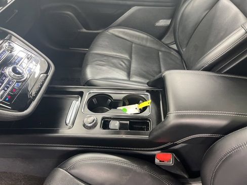 Used 2020 Lincoln Corsair AWD w/ Premium Package image 15