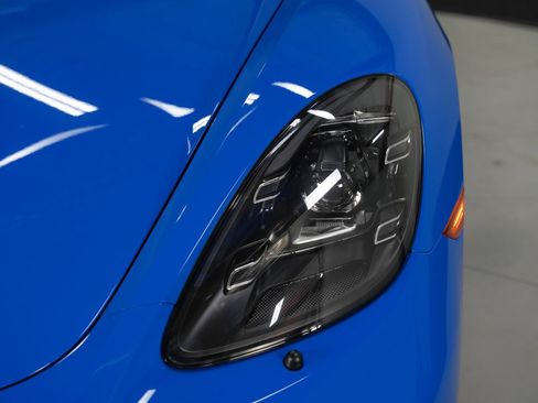 Used 2022 Porsche 718 Boxster RWD image 14