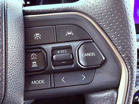 Used 2026 Toyota 4Runner Limited AWD/4WD image 23