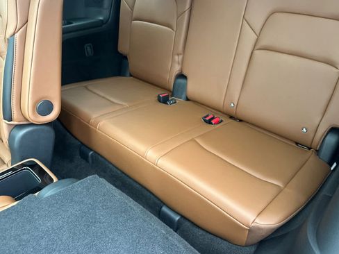 New 2025 Nissan Pathfinder Platinum image 18