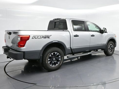 Used 2018 Nissan Titan PRO-4X w/ Pro-4x Convenience Package AWD/4WD image 7