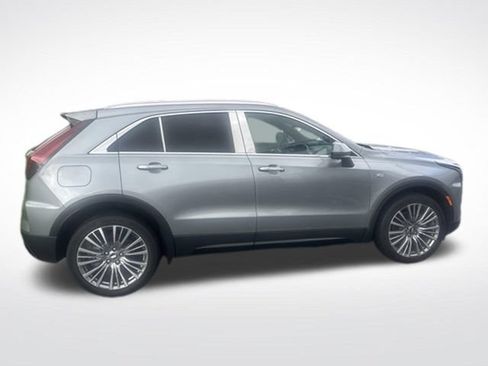 Used 2025 Cadillac XT4 Premium Luxury w/ Technology Package AWD/4WD image 5