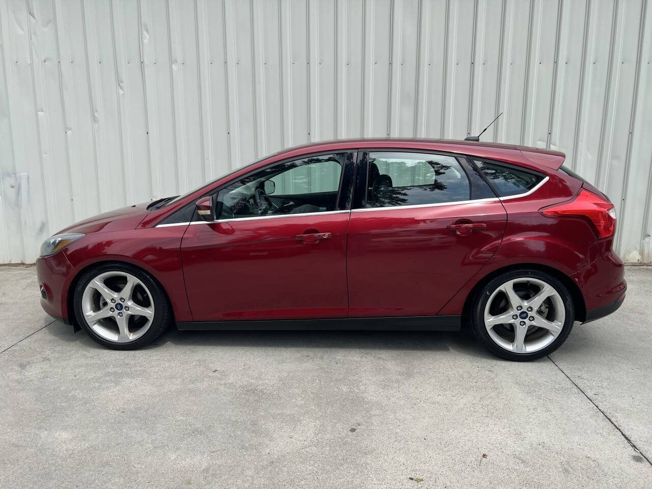 Used 2014 Ford Focus Titanium FWD image 6