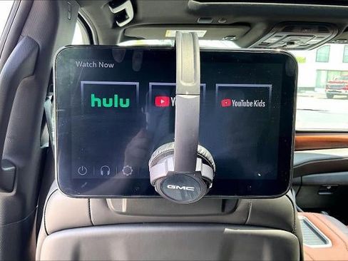 Used 2023 GMC Yukon Denali Ultimate w/ LPO, Floor Liner Package AWD/4WD image 15