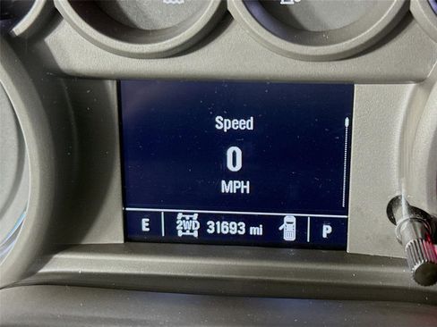 Used 2022 Chevrolet Silverado 1500 Custom image 2