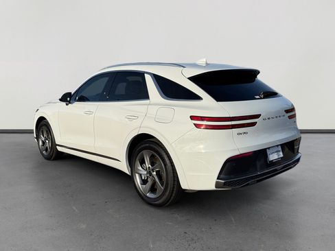 Used 2026 Genesis GV70 2.5T Select image 3