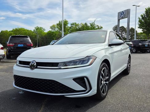 Used 2026 Volkswagen Jetta SE FWD image 10