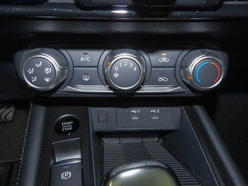 Certified 2025 Nissan Kicks SV image 17