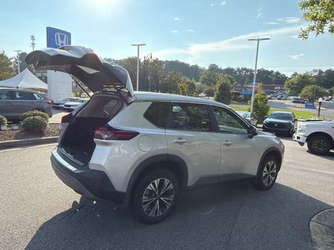 Used 2023 Nissan Rogue SV FWD image 12