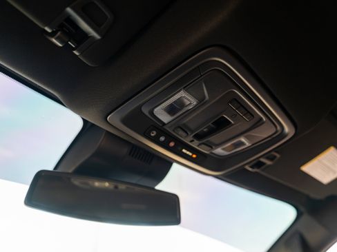 Used 2025 Chevrolet Silverado 1500 ZR2 image 32