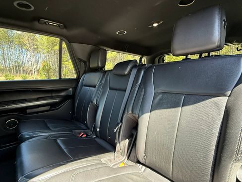 Used 2020 Ford Expedition Max XLT w/ Equipment Group 202A RWD image 16