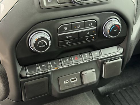 Used 2022 Chevrolet Silverado 1500 Custom RWD image 21
