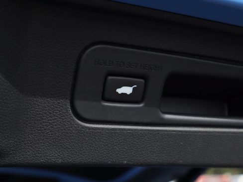 Used 2025 Honda Pilot TrailSport image 28