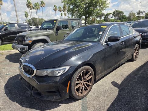 Used 2020 BMW 330i Sedan w/ Driving Assistance Package RWD image 3