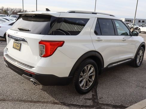 Used 2023 Ford Explorer Limited w/ Equipment Group 301A image 4