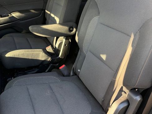 Used 2018 Chevrolet Traverse LT FWD image 19