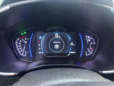 Used 2019 Hyundai Santa Fe SEL image 7