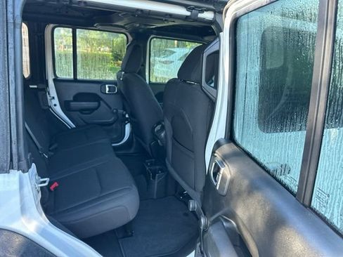 Used 2022 Jeep Wrangler Unlimited Sport AWD/4WD image 8