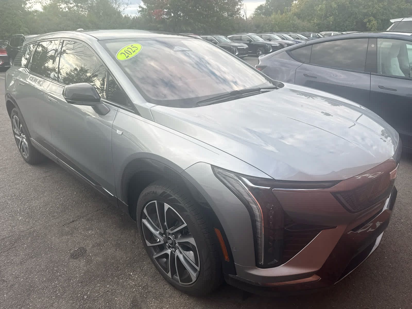 Used 2025 Cadillac Optiq Sport 1 w/ LPO, Floor Liner Package AWD/4WD image 2